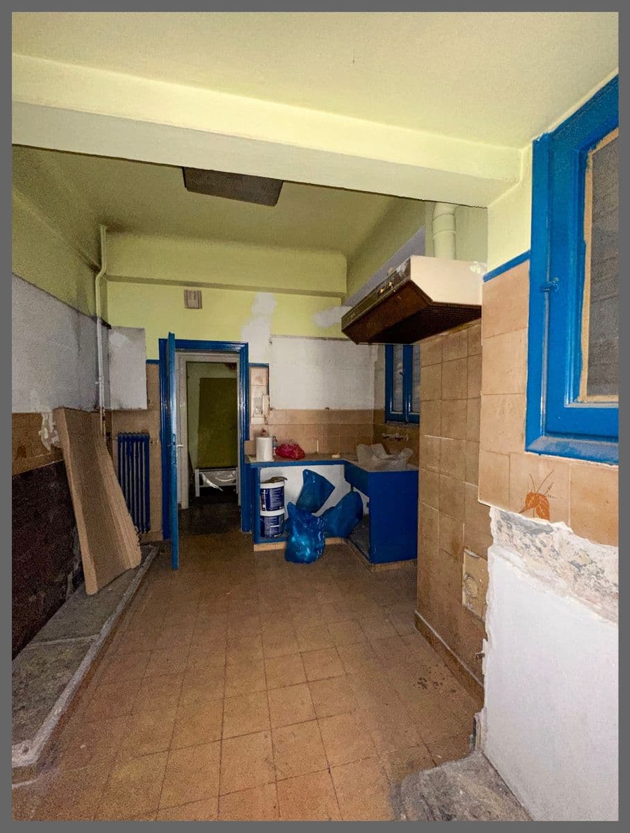 2-room Apartment, 110m² — Kipseli, built 1957 - 8