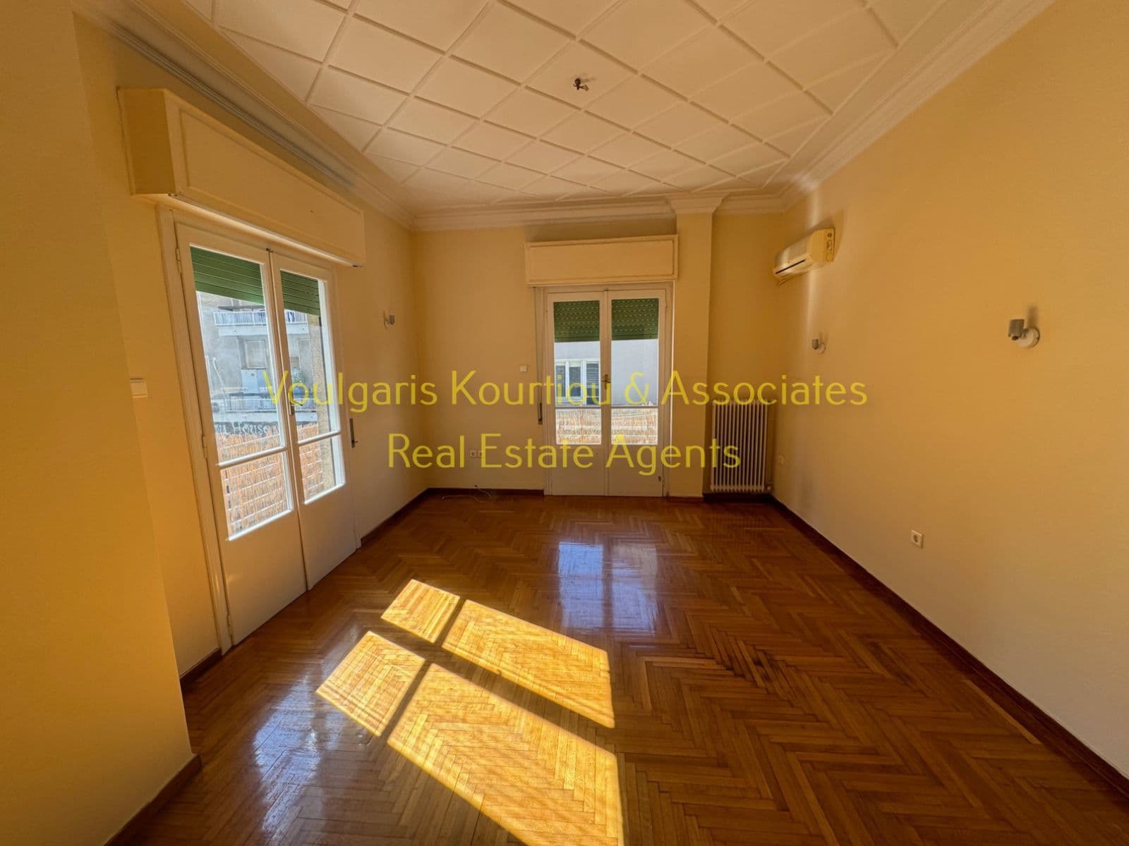 3-room Apartment, 132m² — Piraeus, built 1978 - 3