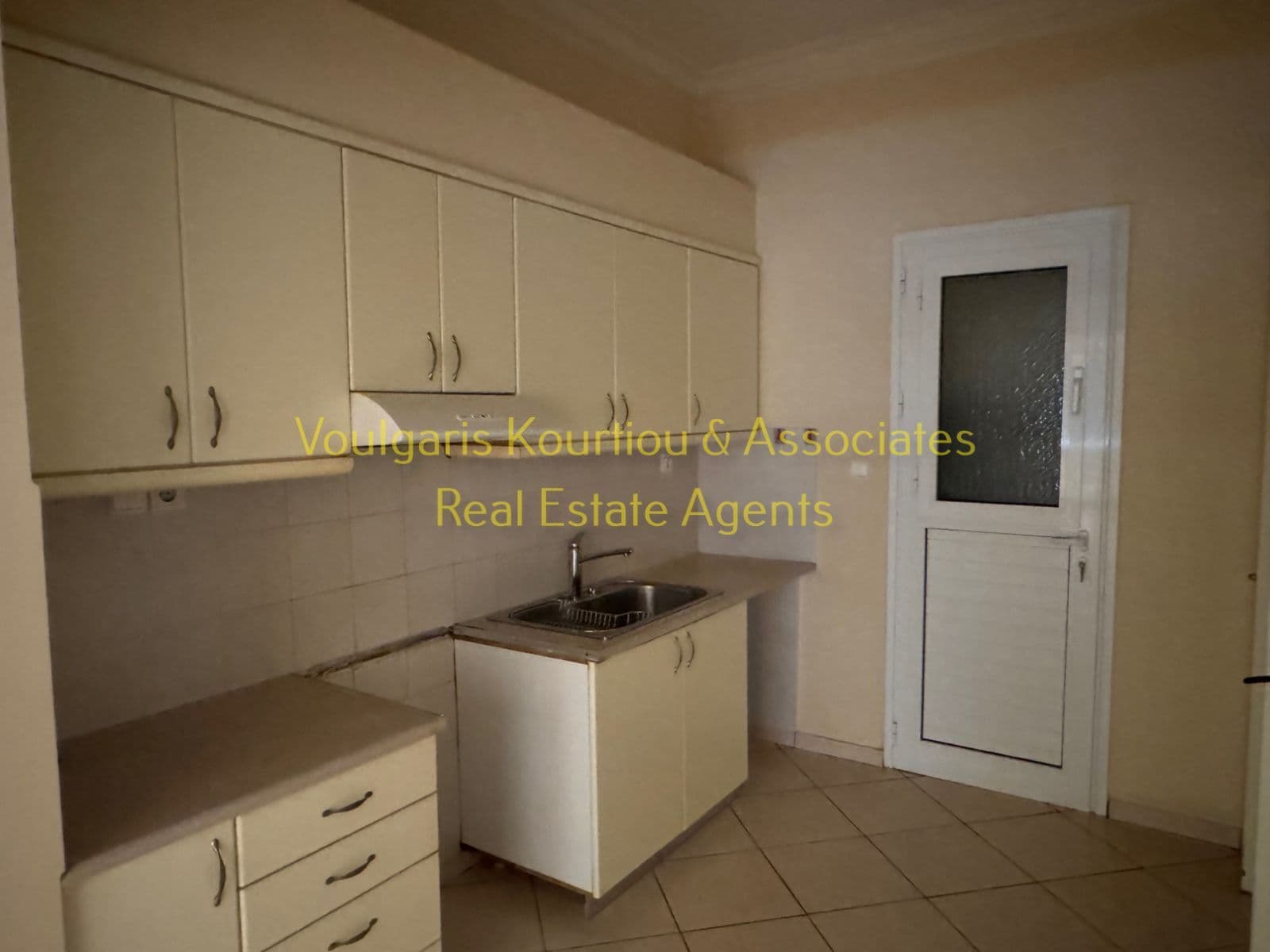 3-room Apartment, 132m² — Piraeus, built 1978 - 6