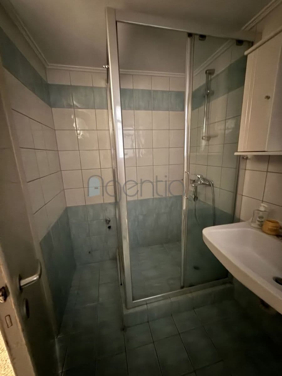 2-room Apartment, 91m² — Kipseli, built 1972 - 9