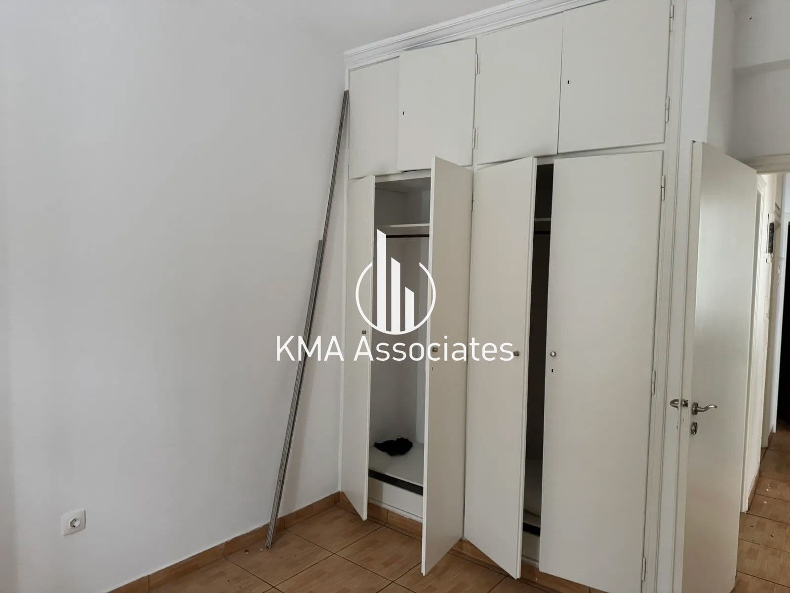 1-room Apartment, 42m² — Neos Kosmos, built 1965 - 4