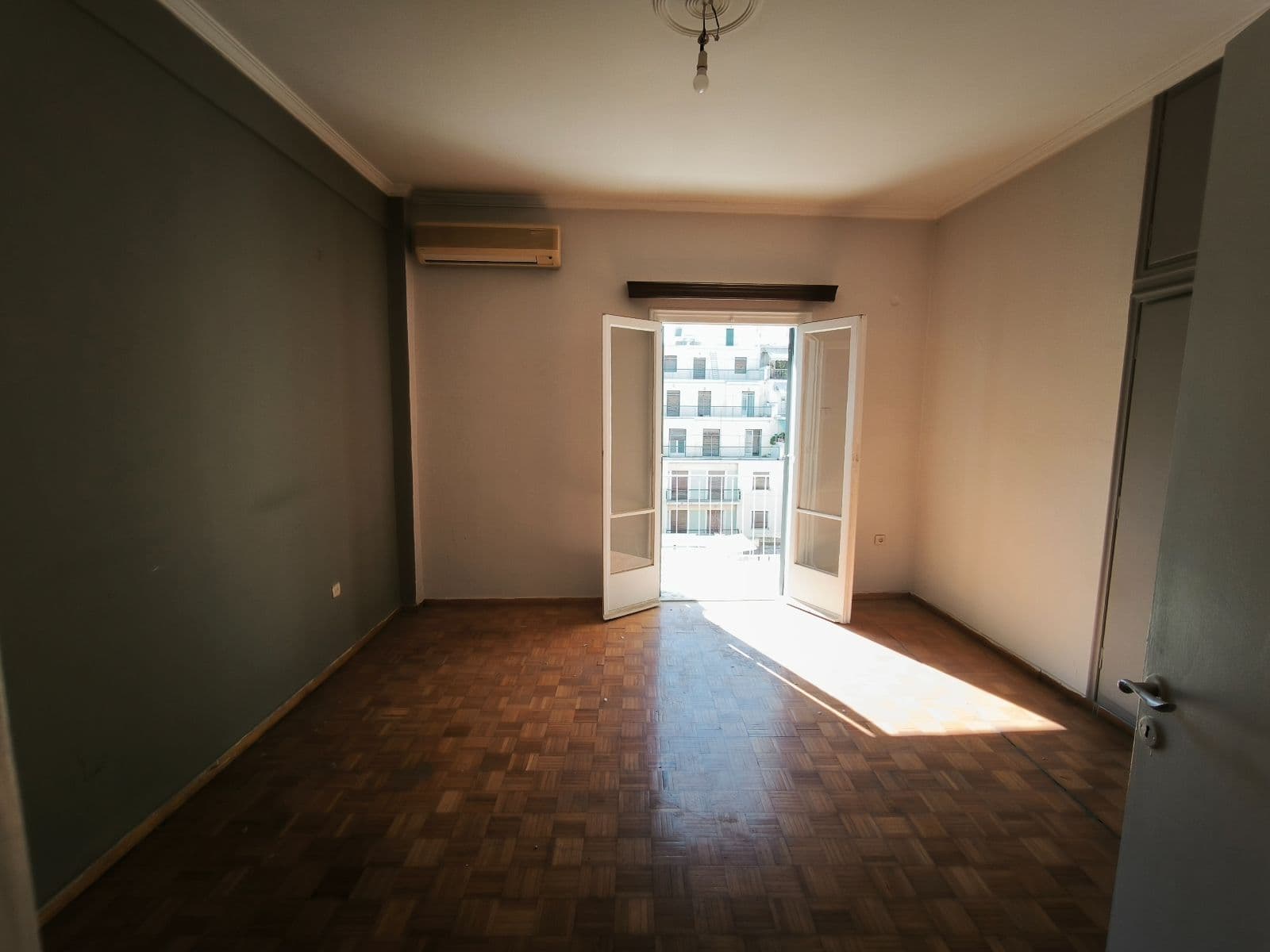 2-room Apartment, 78m² — Kipseli, built 1963 - 9