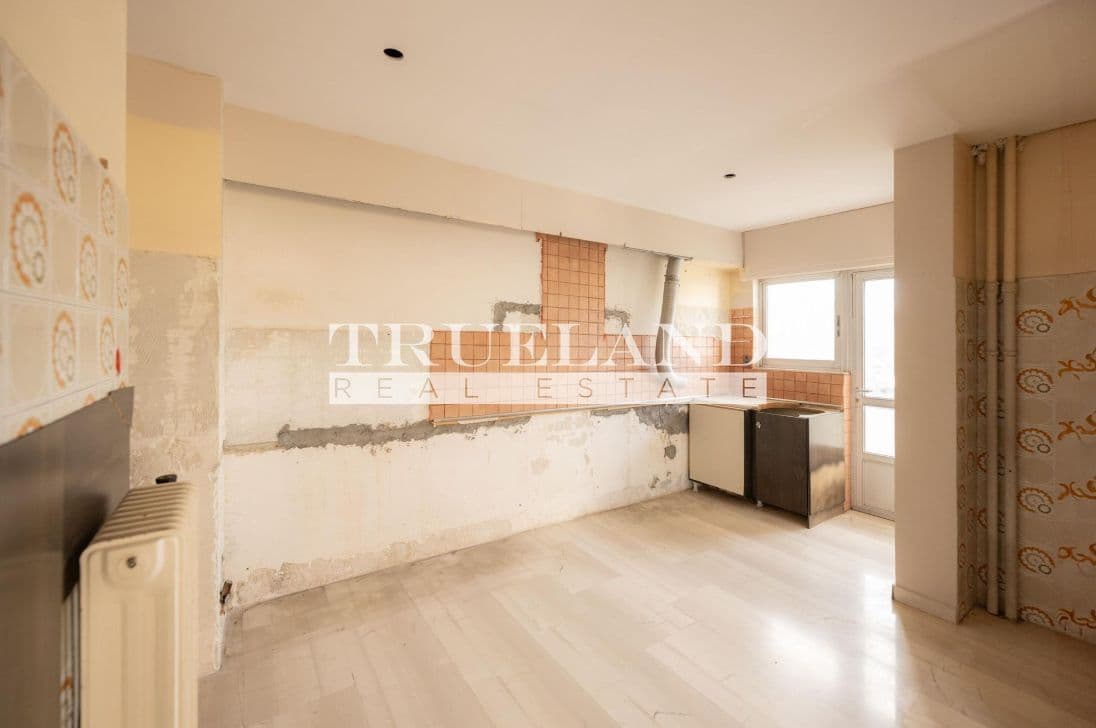 3-room Apartment, 114m² — Marousi, built 1977 - 2