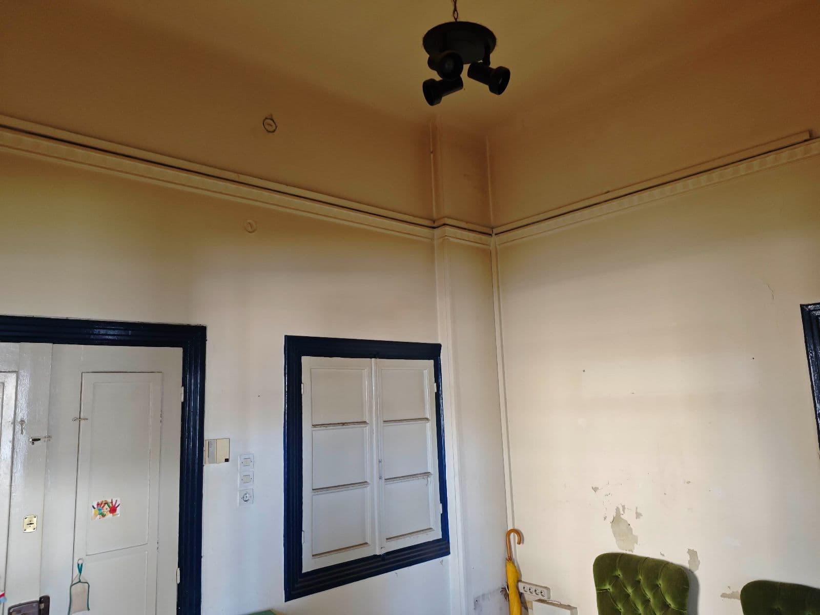 3-room Apartment, 105m² — Kipseli, built 1947 - 8