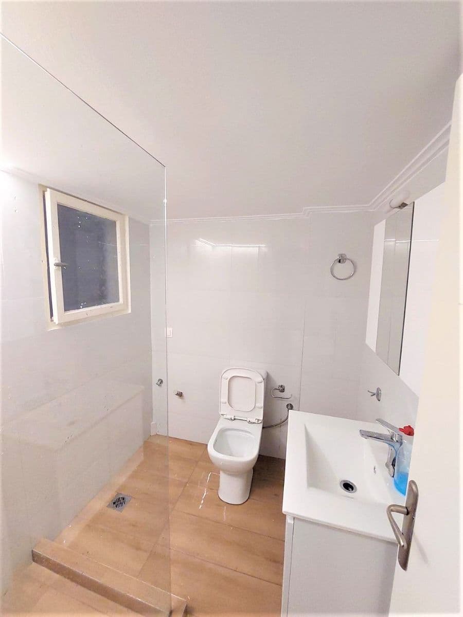 2-room Apartment, 73m² — Kipseli, built 1965 - 4