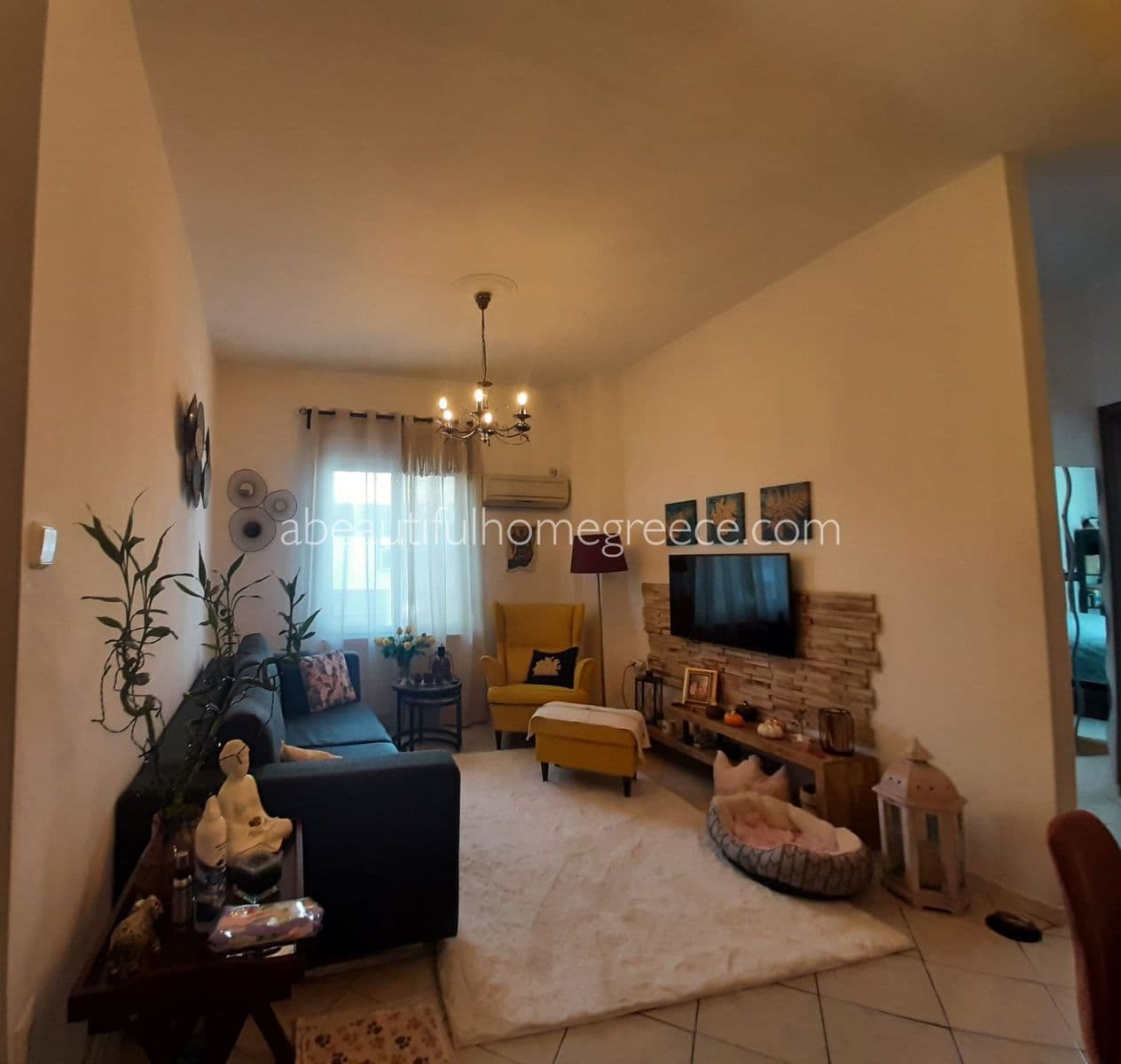 Corner Renovated Apartment, 77m²
