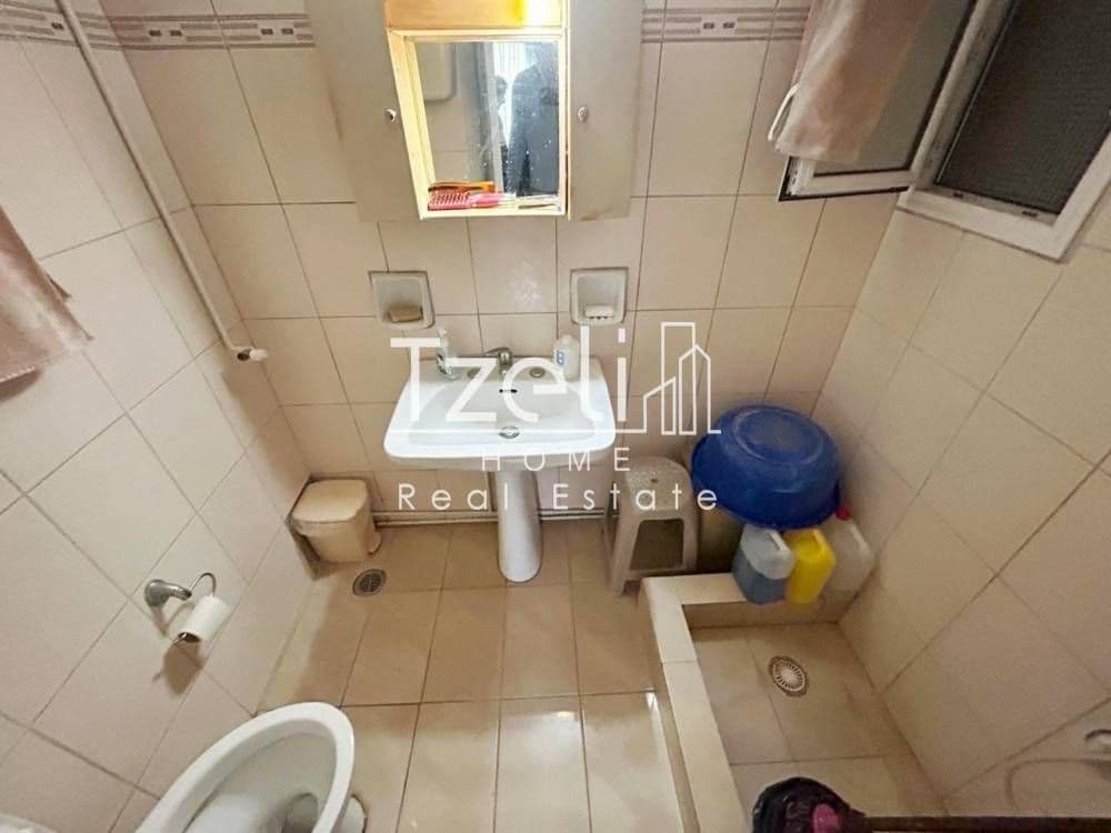 1-room Apartment, 52m² — Piraeus, built 1974 - 4