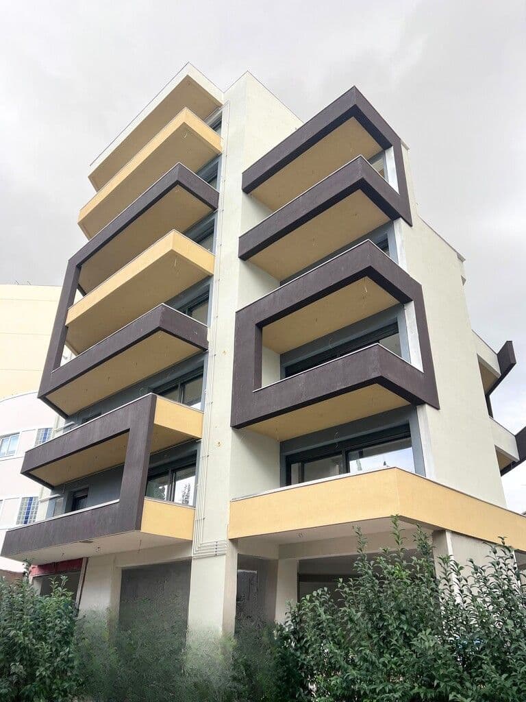 Under Construction Apartment, 52m²