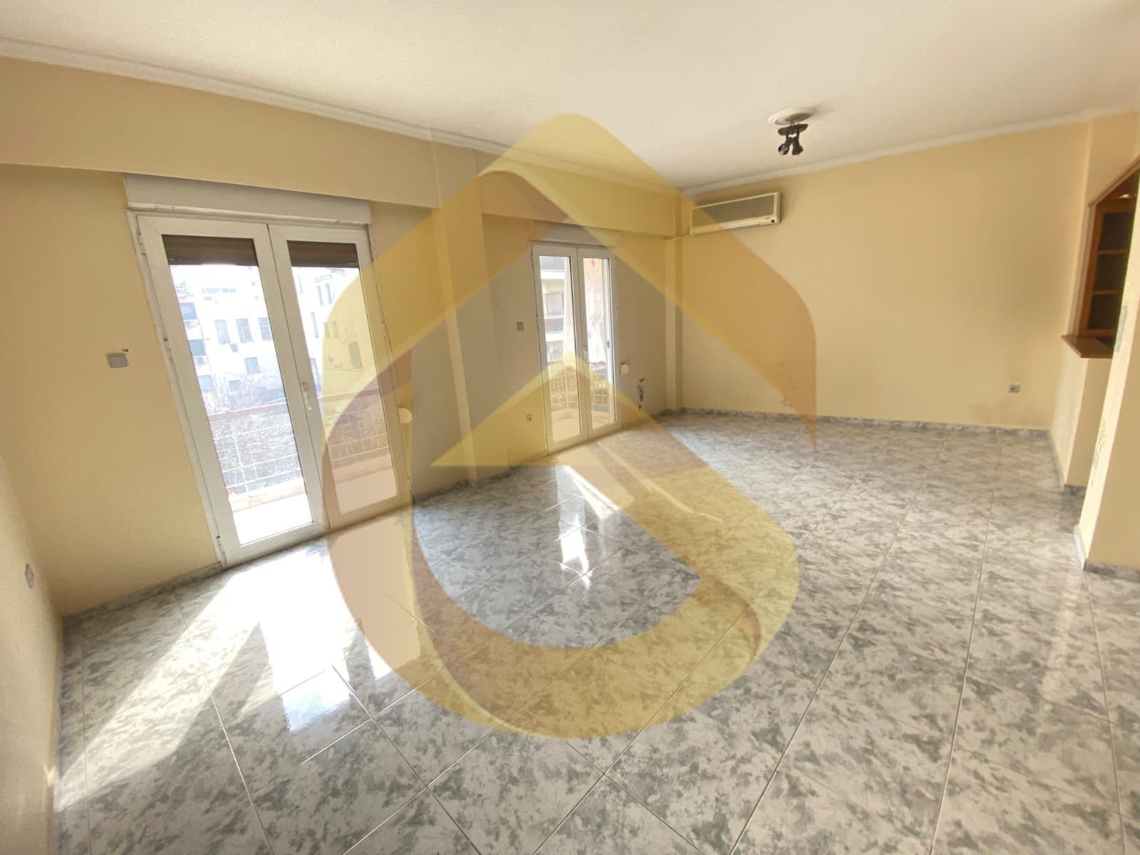 1-room Apartment, 72m² — Metaxourgeio, built 1965 - 1