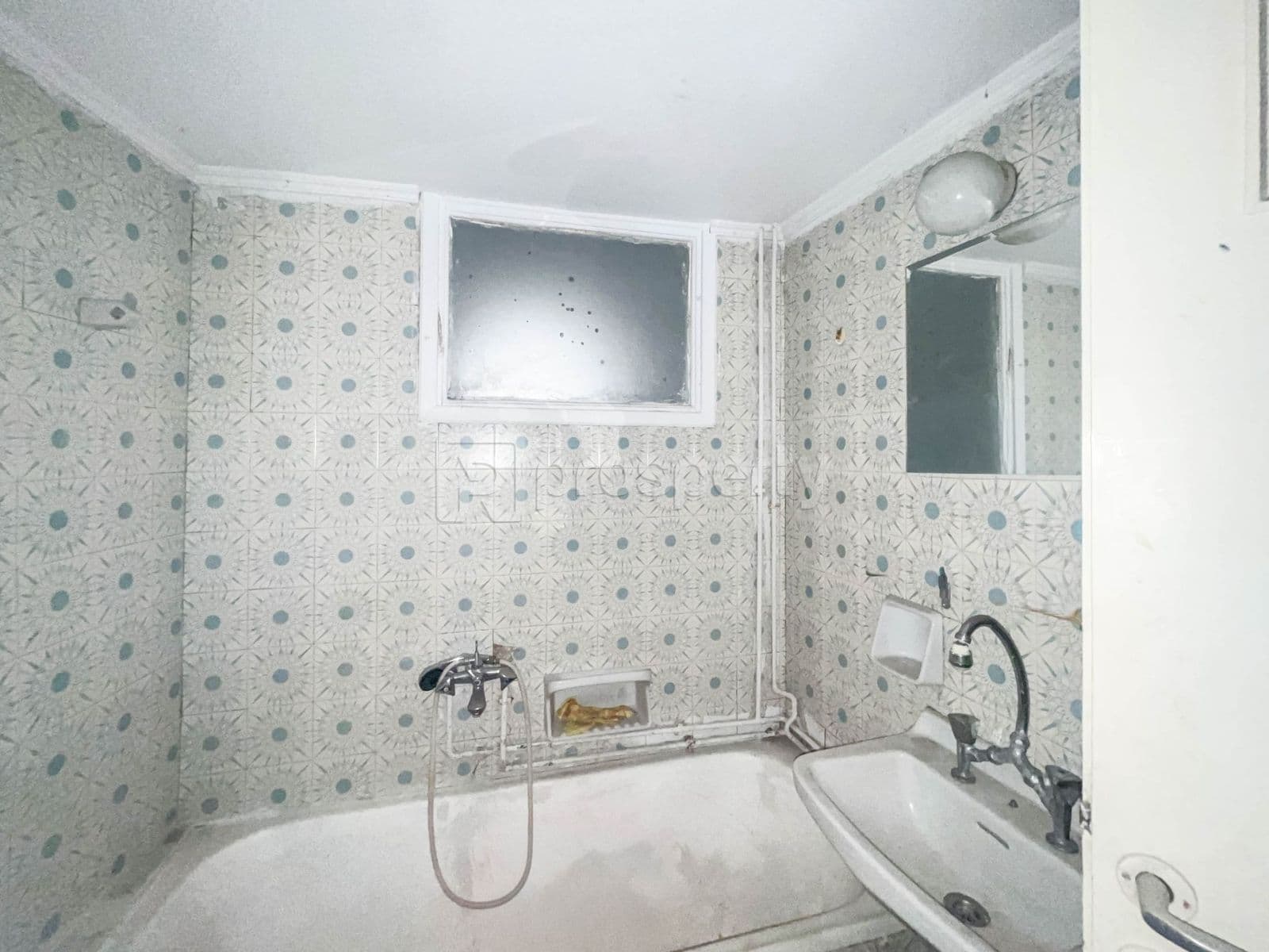 1-room Apartment, 50m² — Kipseli, built 1970 - 7