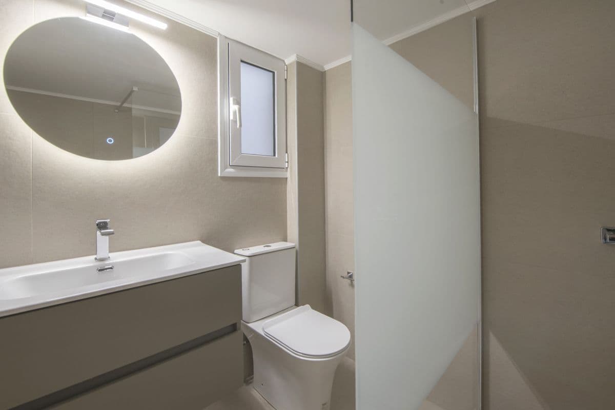 2-room Apartment, 74m² — Kipseli, built 1963 - 6