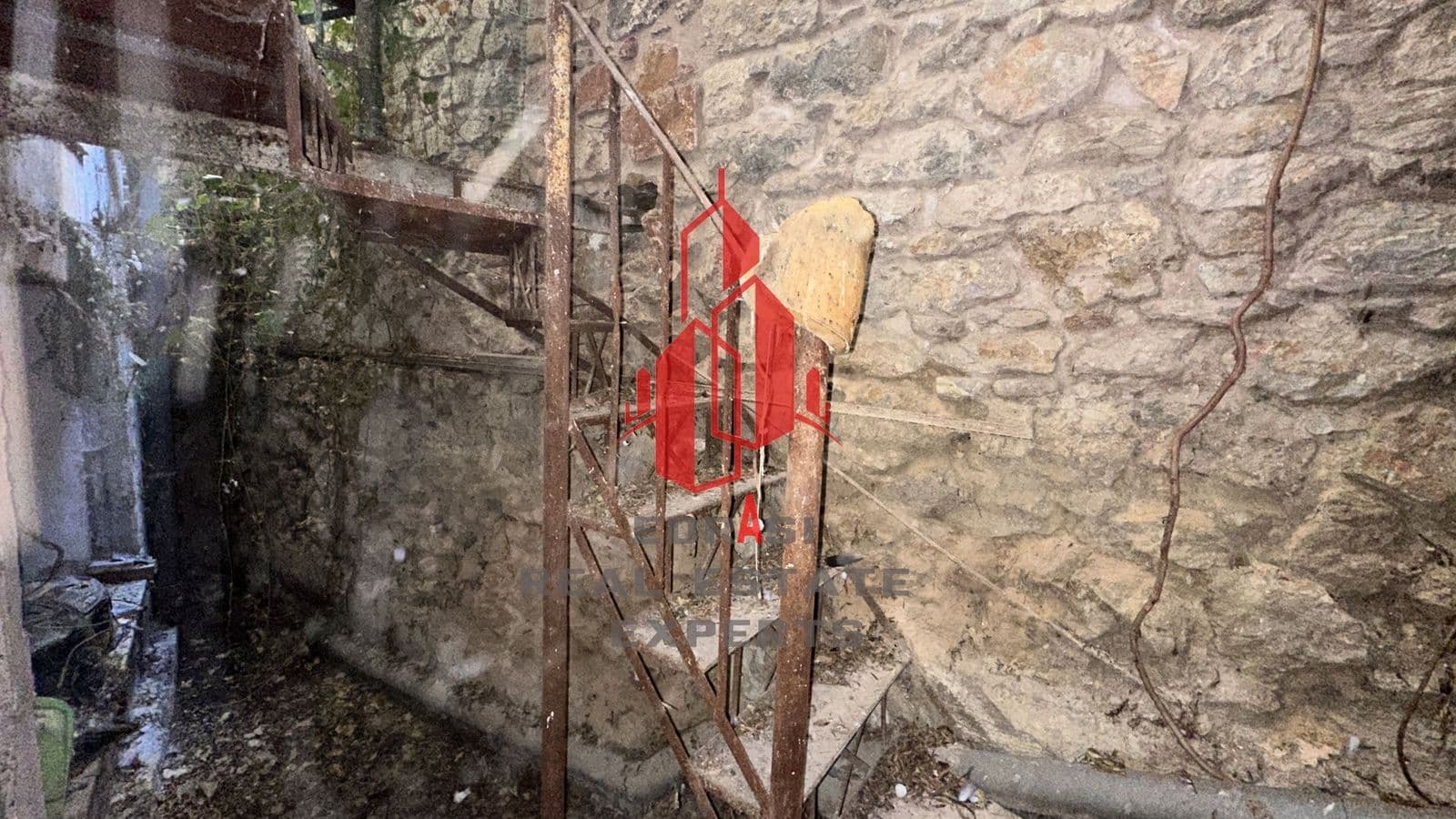 2-room Apartment, 160m² — Exarcheia, built 1950 - 4