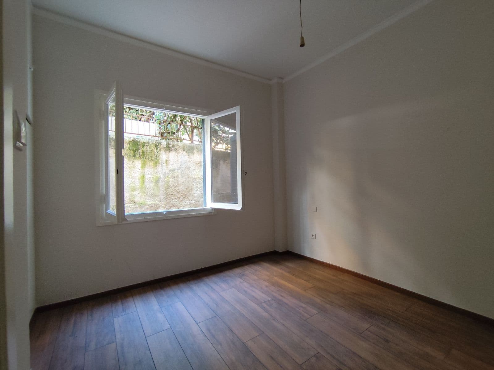 2-room Apartment, 90m² — Kipseli, built 1968 - 5