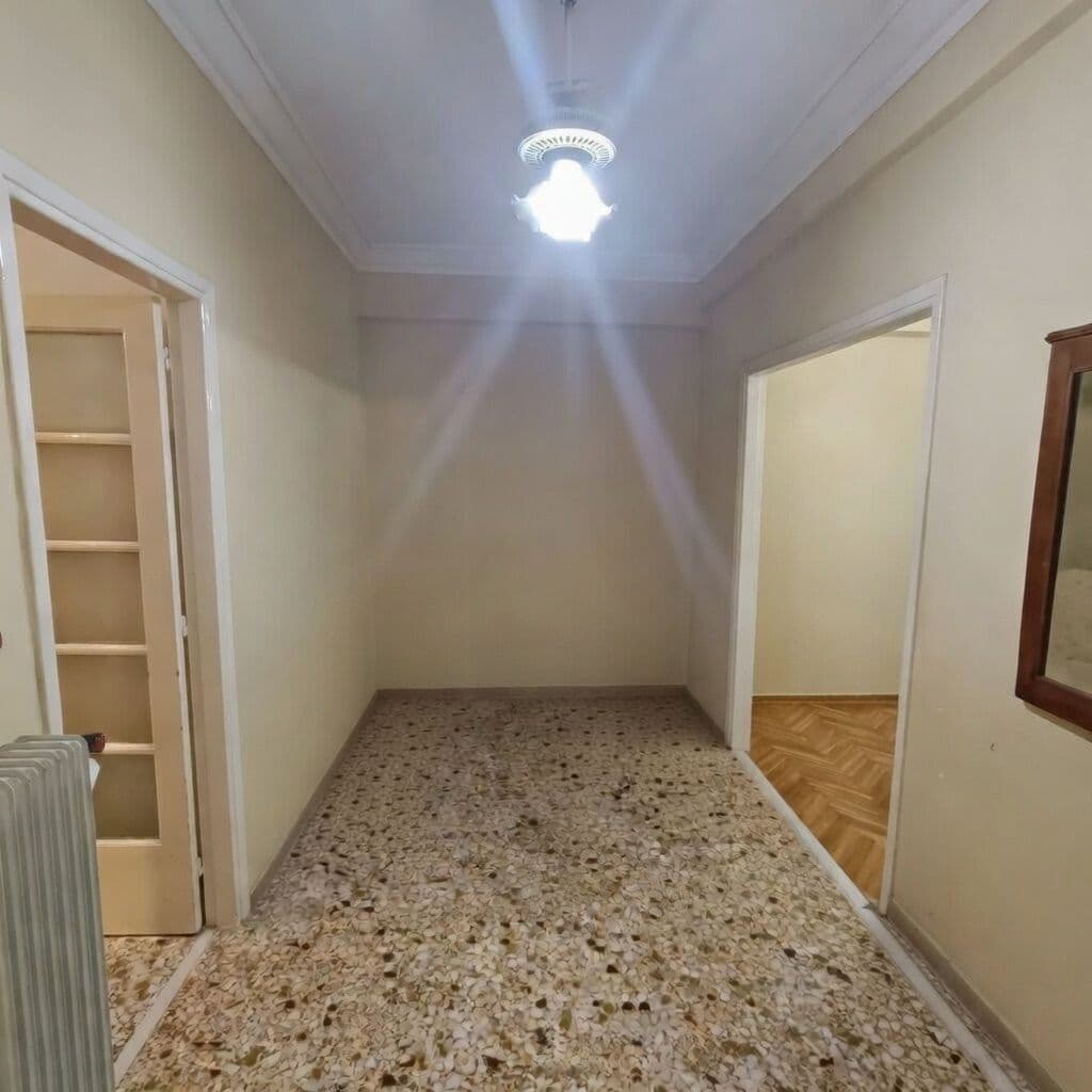 3-room Apartment, 90m² — Kipseli, built 1960 - 4