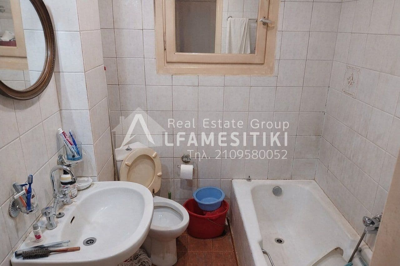 2-room Apartment, 90m² — Kipseli, built 1965 - 3