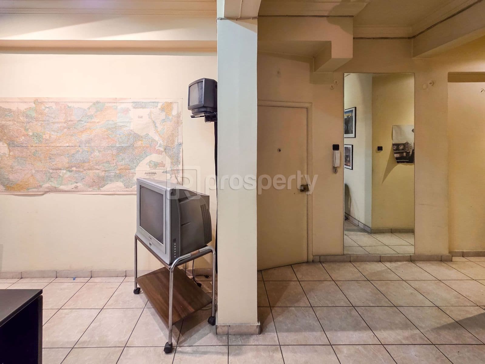 1-room Apartment, 65m² — Kipseli, built 1955 - 4